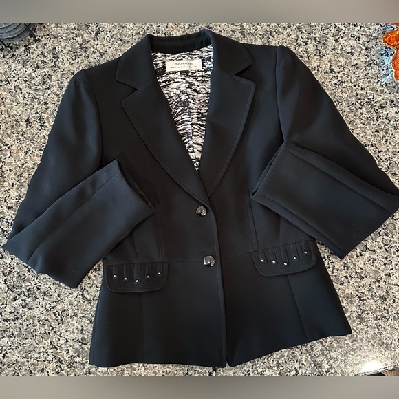 Tahari Arthur S. Levine Blazer Fitted Silhouette Black Women Size 6✨EUC✨ - Picture 2 of 16